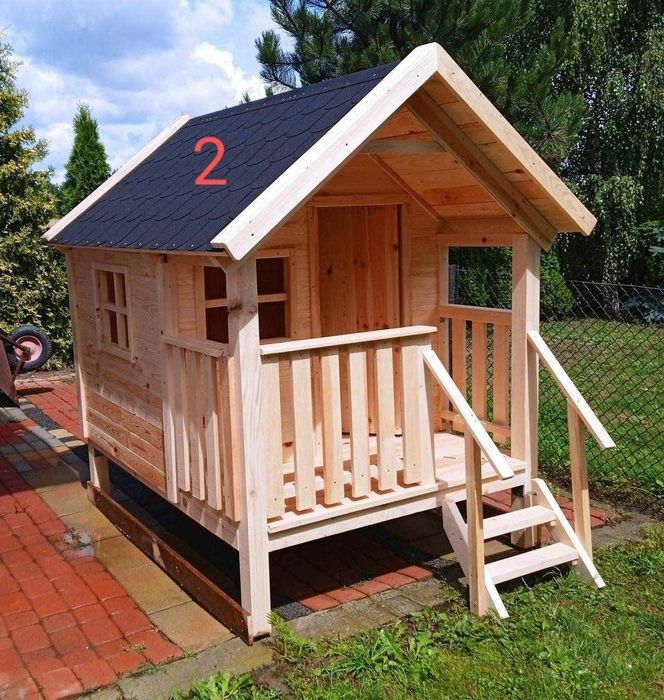 Plac zabaw, domek dla dzieci