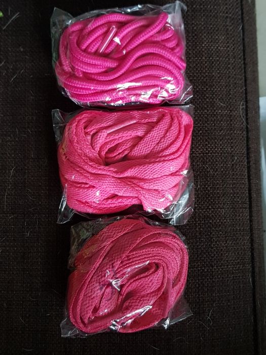 Conjunto de 4 pares de cordões em tons rosa
