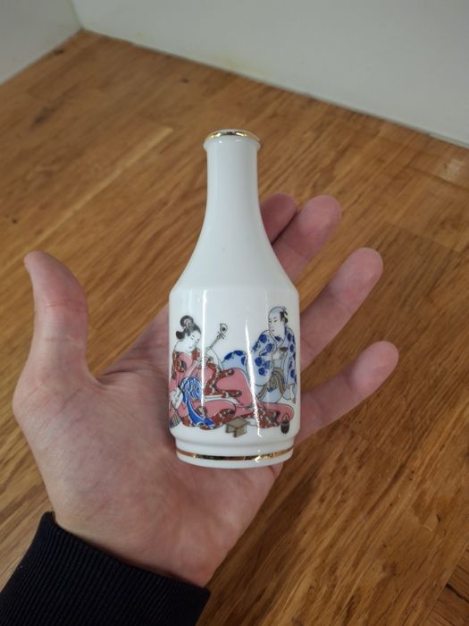 Butelka ozdobna po sake