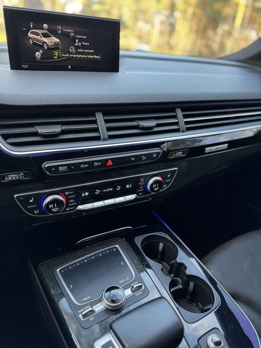 Продам Audi Q7 2017