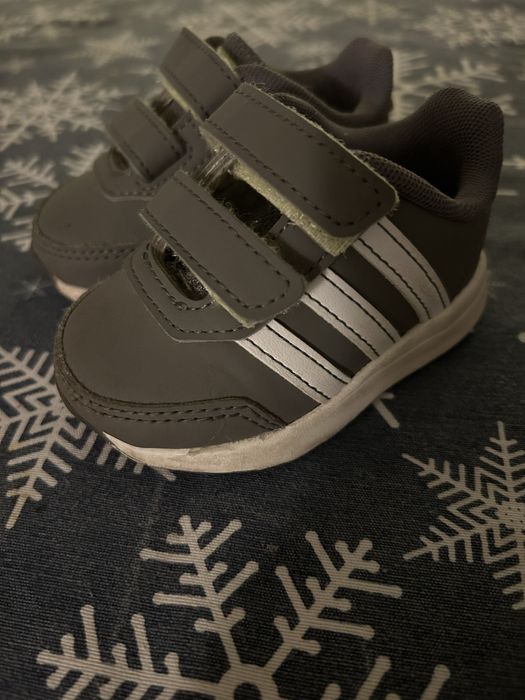 Buciki Adidas rozmiar 18 szarne