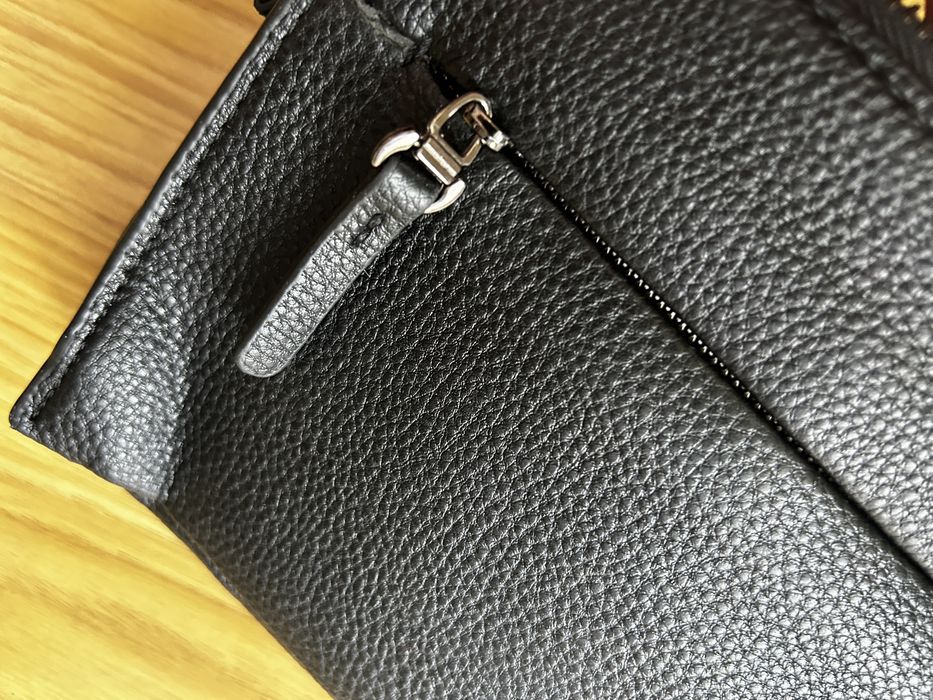 Кожаный черный клатч Hugo Boss