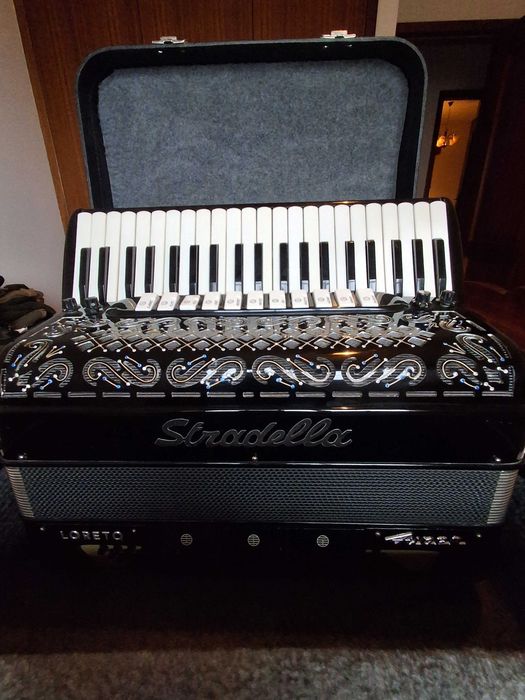 Acordeão Stradella Loreto Super