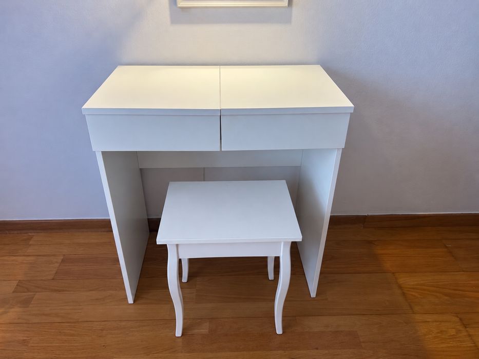 Tocador e banco IKEA