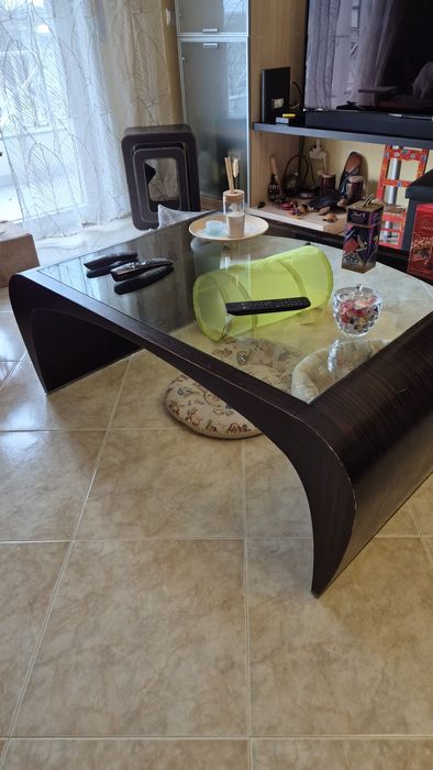 Mesa de centro, madeira maciça com vidro, 80cm largura, altura 43cm e