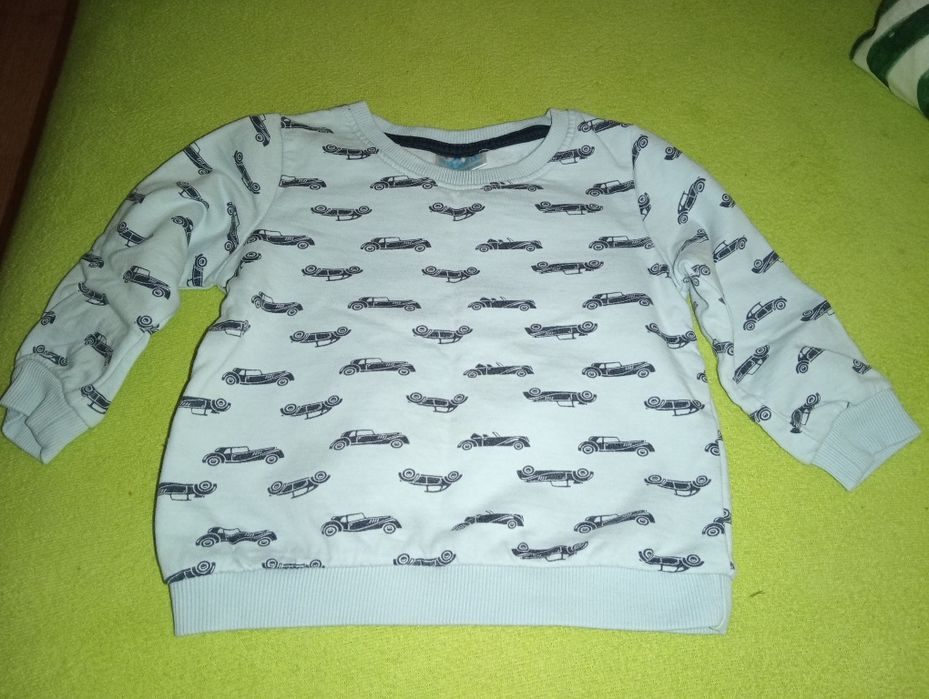 Sweter niebieski w granatowe auta, rozm. 86, 12-18 m-cy