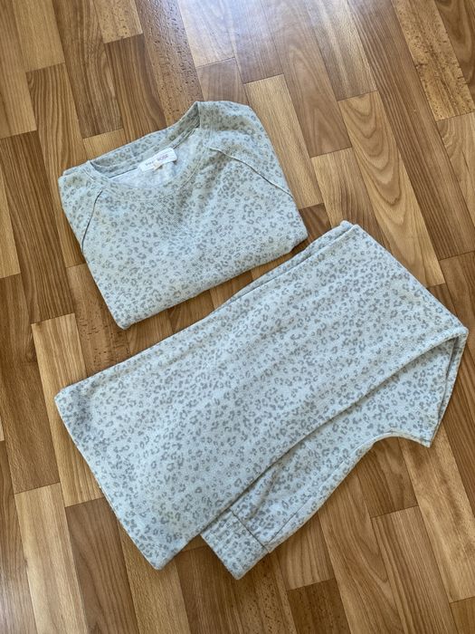 Костюм для дому оливкового кольору в анімалістичний, леопардовий принт