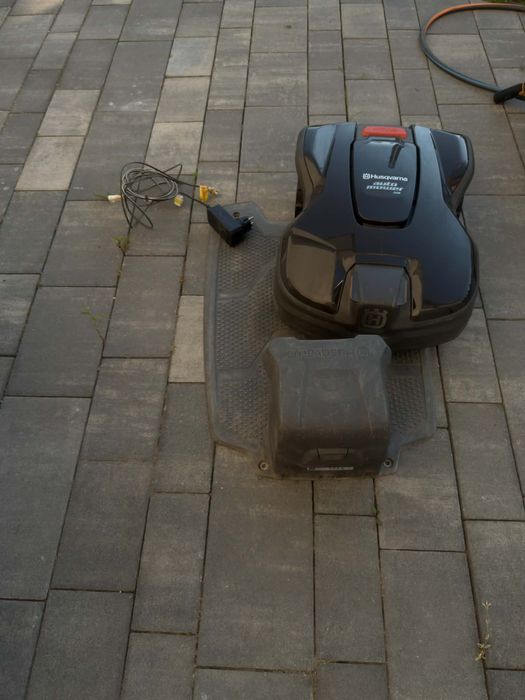 Husqvarna Automower 306 – robot koszący – stan idealny – 3 lata