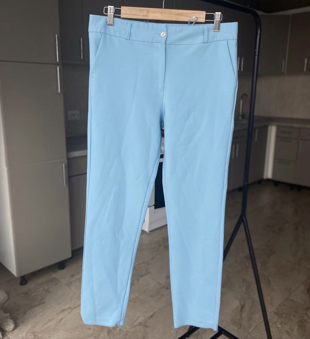 Брюки жіночі якісна приємна тканина до тіла, насичено голубий   колір.
