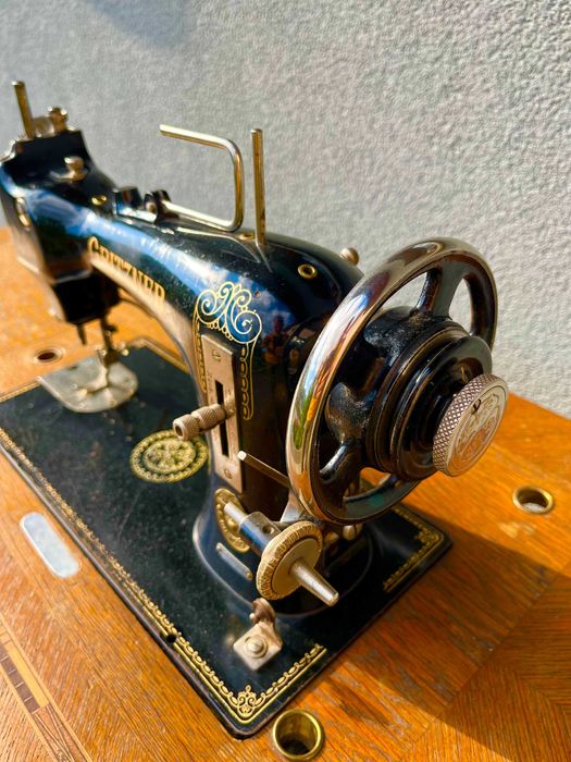 Zabytkowa maszyna - można przerobić na stolik