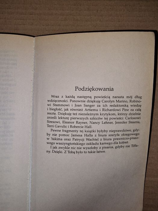 Pod osłoną ciemności James Grippando