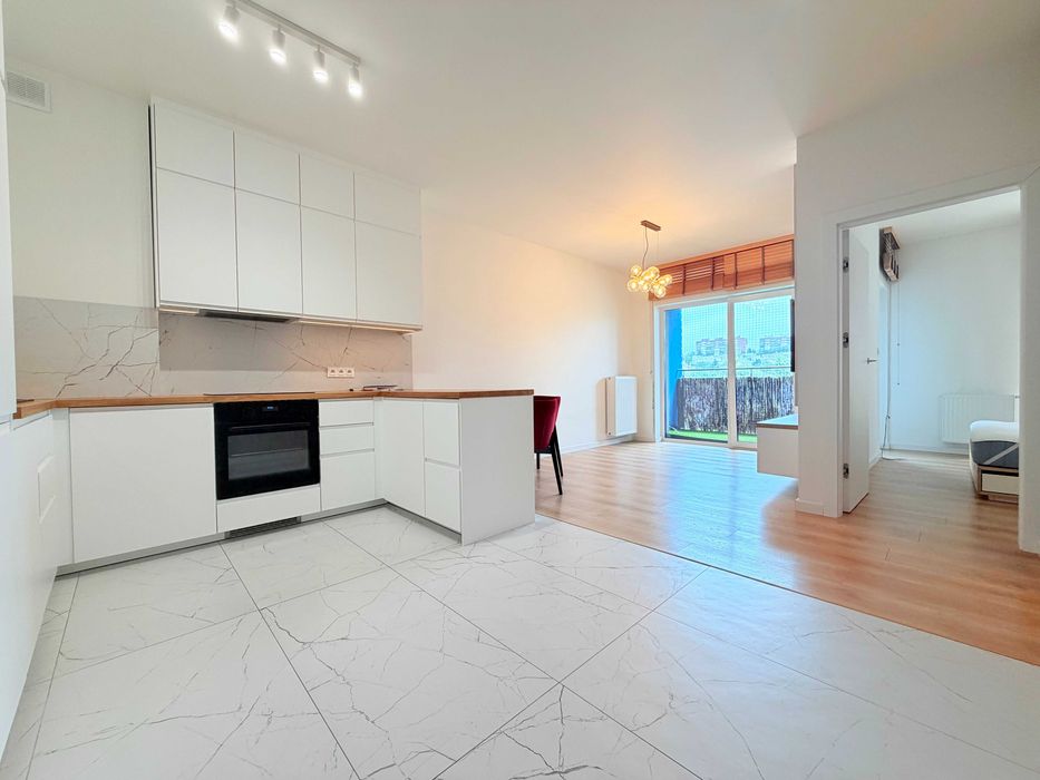 Nowoczesny Apartament w bezpośrednim dostępie do centrum. Super układ z garderobą!