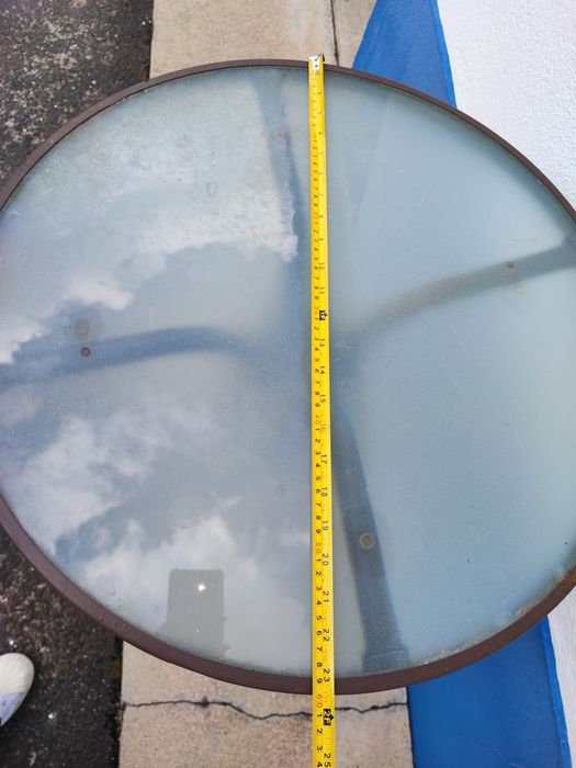 Round table with glass top64740749676929123