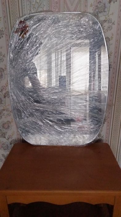 Дзеркало 65* 50, закругленіі кути.