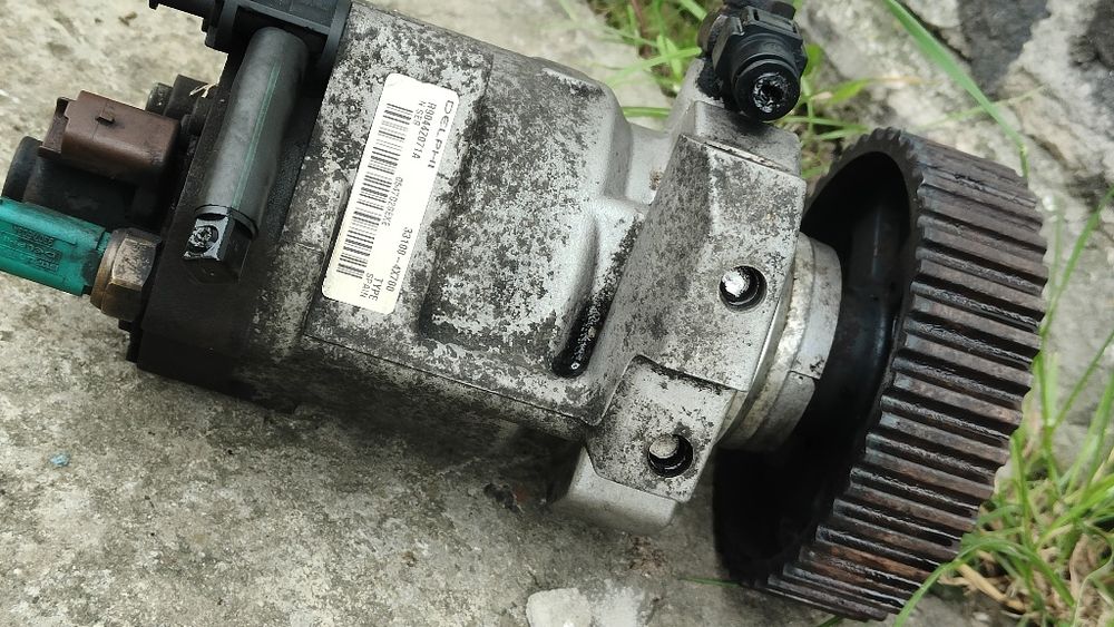 Клапанна кришка в гарному стан Hyundai Terracan 2.9 j3 Carnival карнав