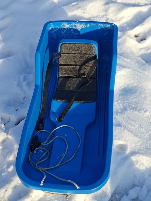 Sanki hamax z pasem bezpieczeństwa