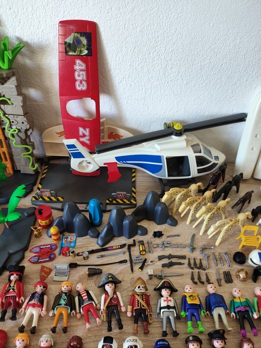 +200 Peças Lote Variado Playmobil anos 2000