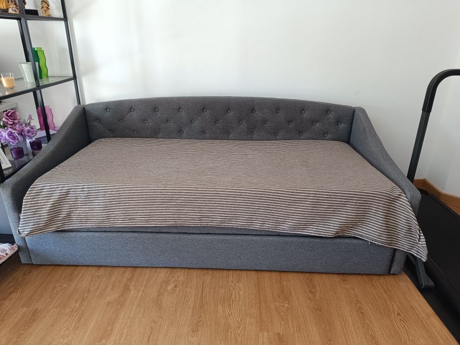Sofá-cama duplo + OFERTA 2 colchões