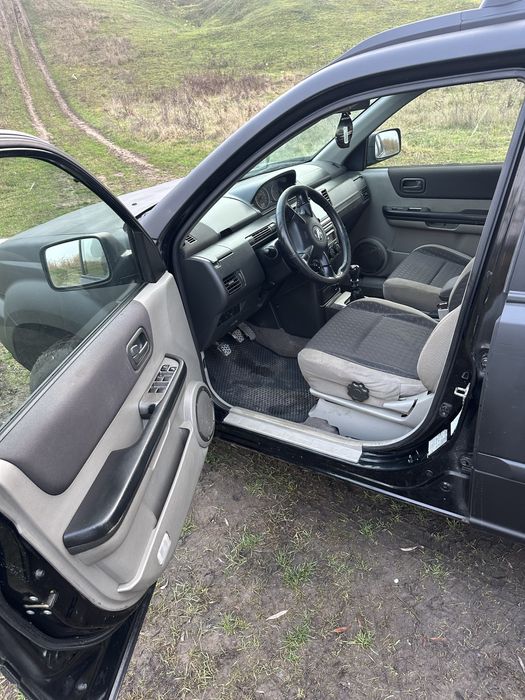 Продам Nissan X-Trail 2,2 дизель