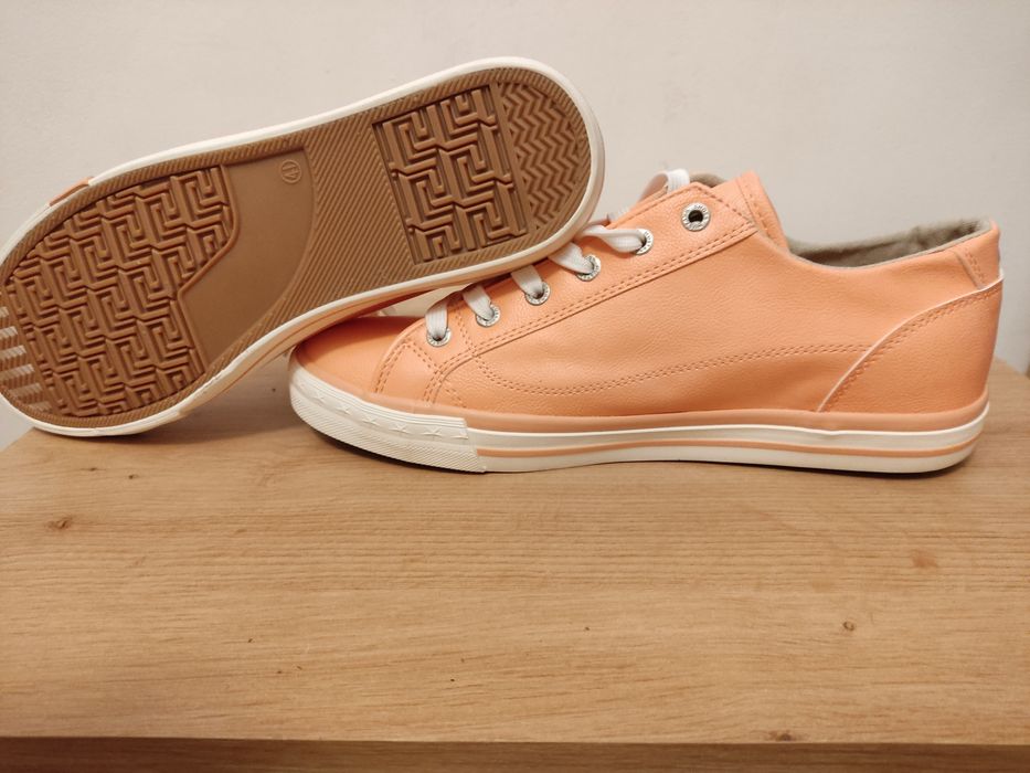 NOWE buty MUSTANG rozmiar 41