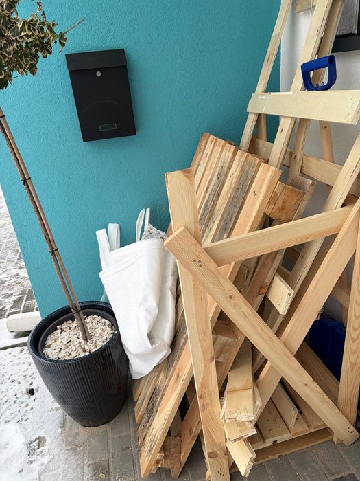 Drewno surowe i paleta