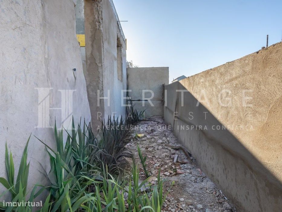 T0+1 totalmente remodelado com quintal e churrasqueira | Baixa da B...