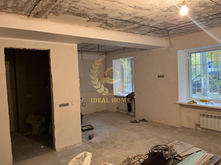 Продаж 3-к квартири з окремим входом, біля метро Сирець