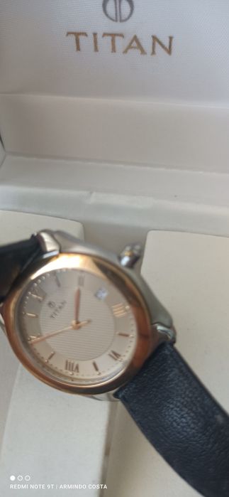 Relógio de homem novo Titan gold ring