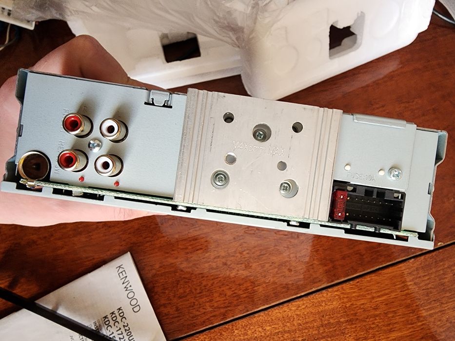 Автомагнитола Kenwood KDC-172Y