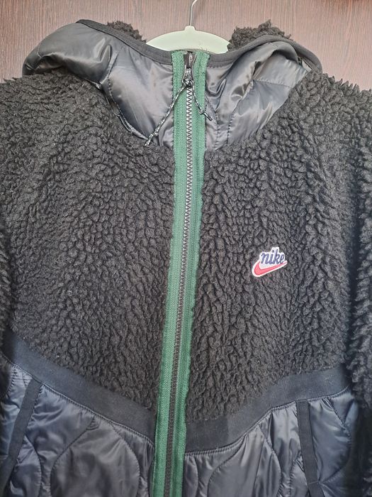 Куртка Nike  L .