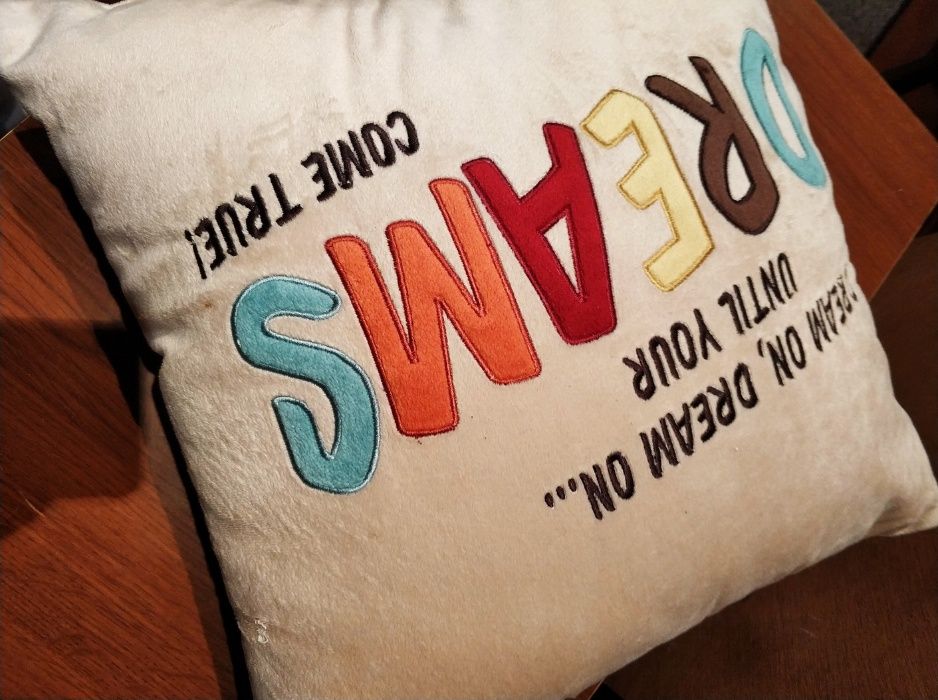 Poduszka Dreams - 40 x 40 cm