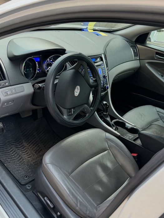 Hyundai sonata 2.4 гибрид 2012 год