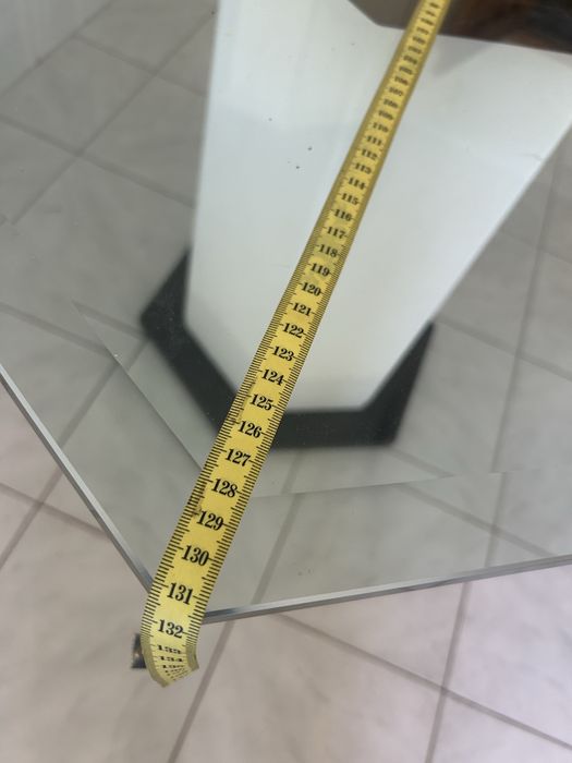 Mesa de vidro com base