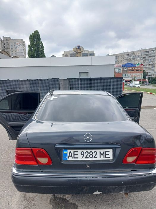 Mercedes-Benz E-Class 1996
