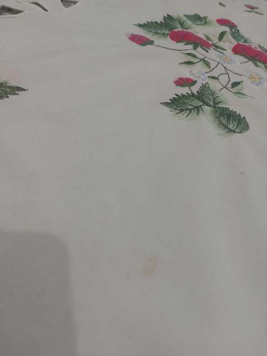 Toalha de Mesa  - Tema Morangos