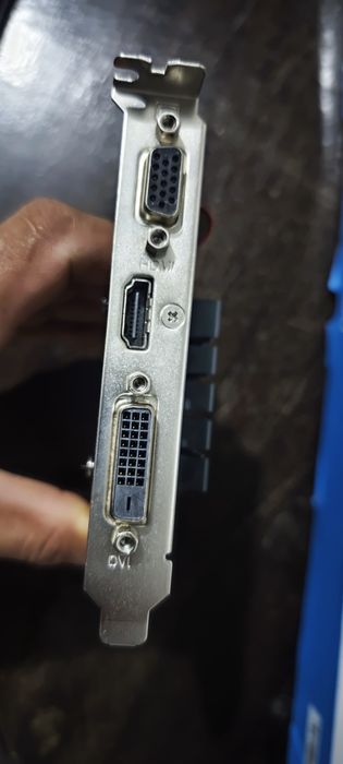 Placa gráfica GT 710 2GB