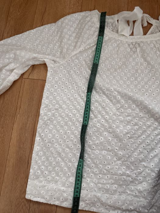 Натуральна блузка з англійським шиттям