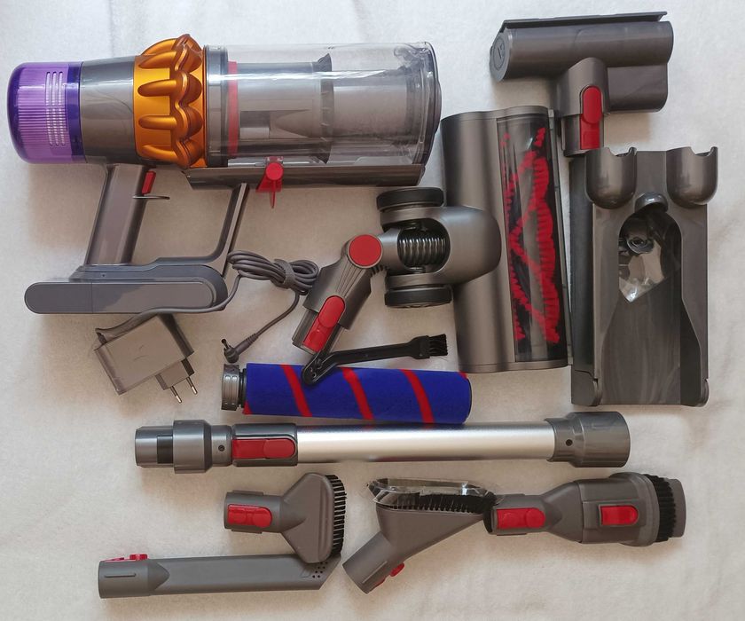 Dyson V15 SV22 komplet sprzedam