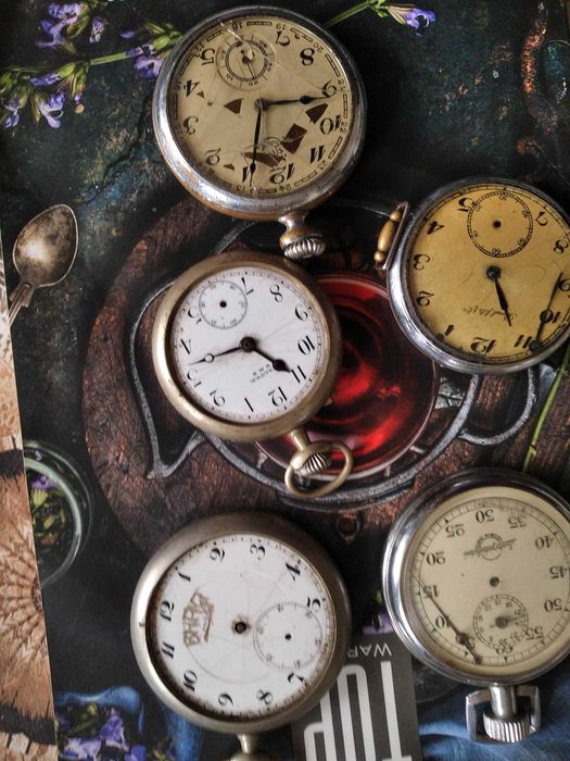 старинные часы под ремонт или запчасти