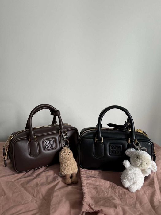 Nowy MiuMiu Czarny Koszulek - Kombi z Metalicznym Logo