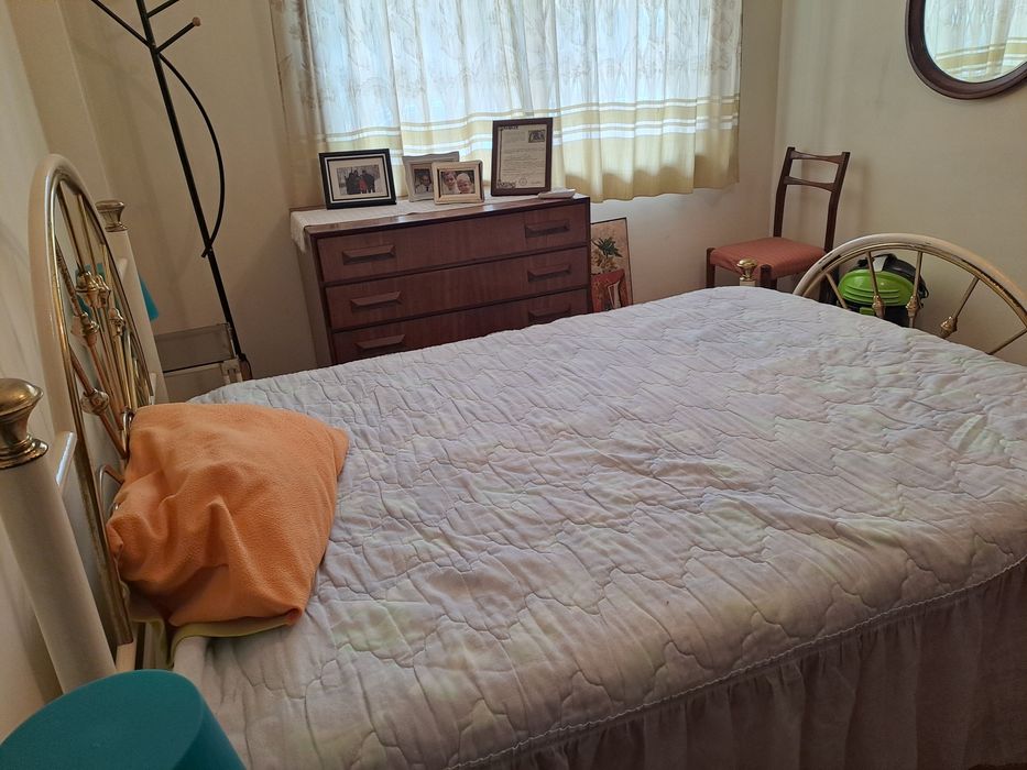 Conjunto cama + mesinhas cabeceira + candeiros