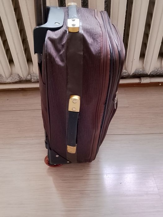 Сумка дорожная-чемодан на колесах(бескаркасный)..