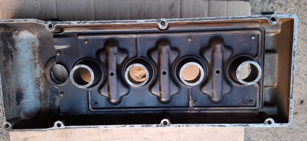 Волга Уаз Газель кришка двс