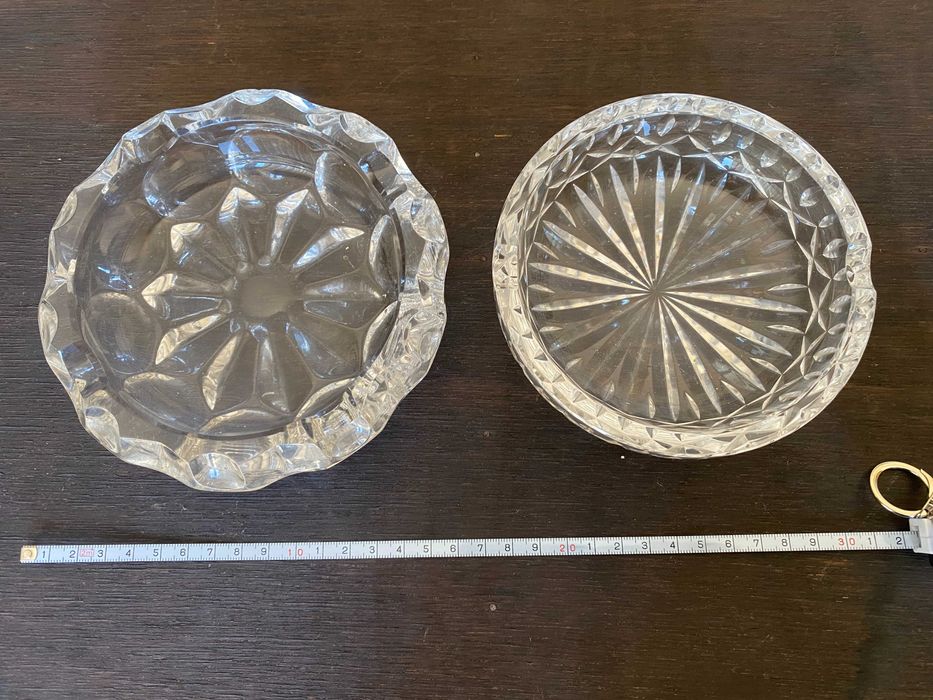 Cinzeiros (dois) redondos em cristal