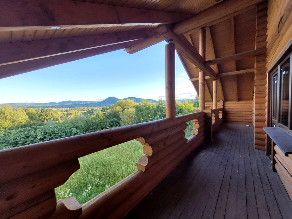 Будинок з дерева,новий у мальовничомуі затишному районі ,краєвид 10з10