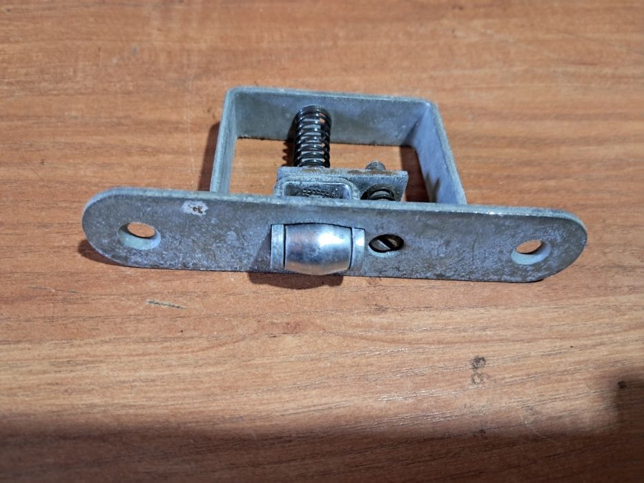 Ручки  и  защелки дверные времен СССР