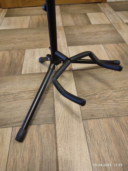 Nowy czarny statyw stojak na gitarę