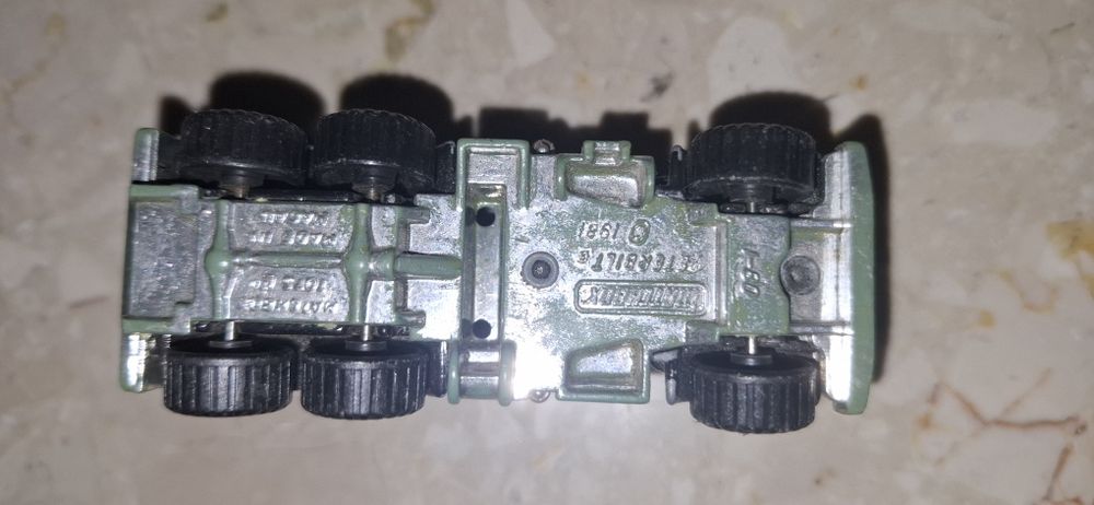 Resorak Matchbox PETERBILT 1981 rok