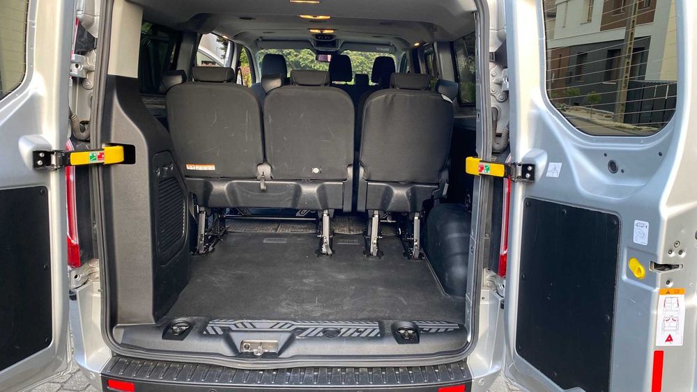 Wynajem BUSA, wynajem busów, automat, 9 os. + BOX Thule XXL