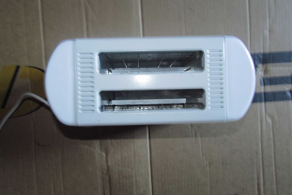 Тостер "Domotec" під ремонт